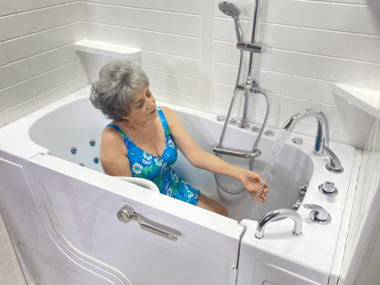 How Much Do WalkIn Tubs Cost? WalkIn Tubs Prices in 2021